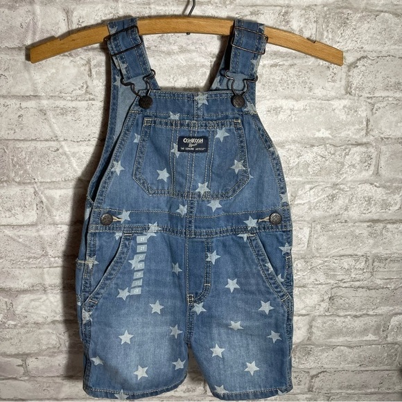 Oshkosh B’gosh Shortalls Kid’s Sz‎ 2T Denim with Stars Carpenter NEW - Picture 1 of 10